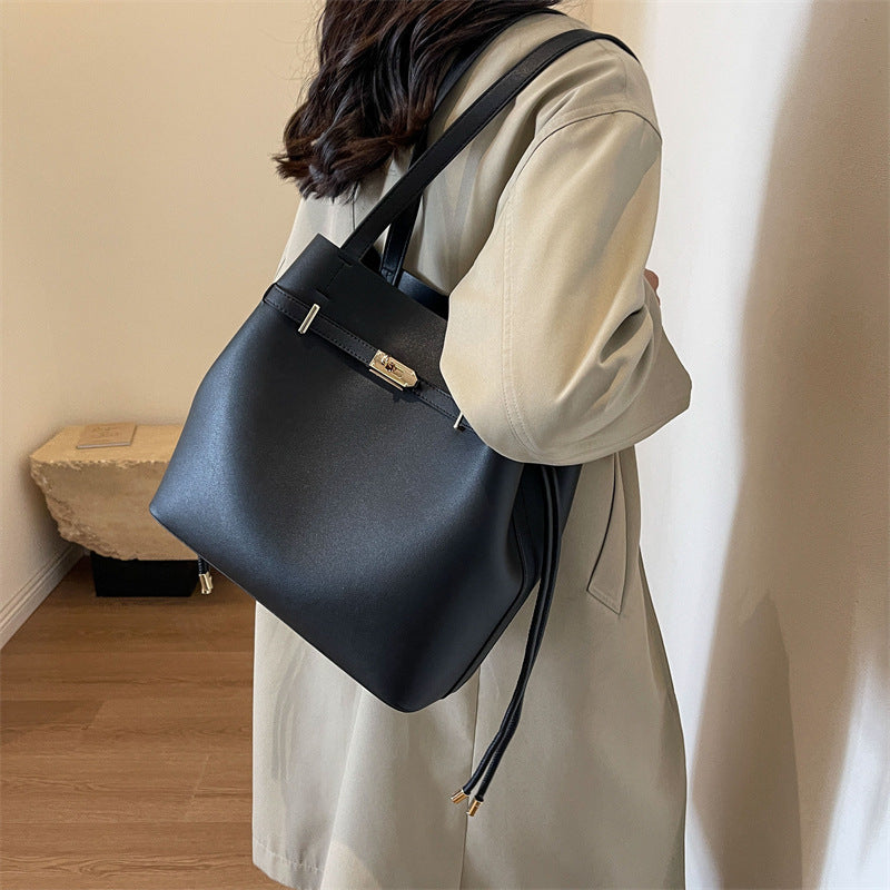 Amaia | Bolsa de Estilo Coreano con Correa Ajustable