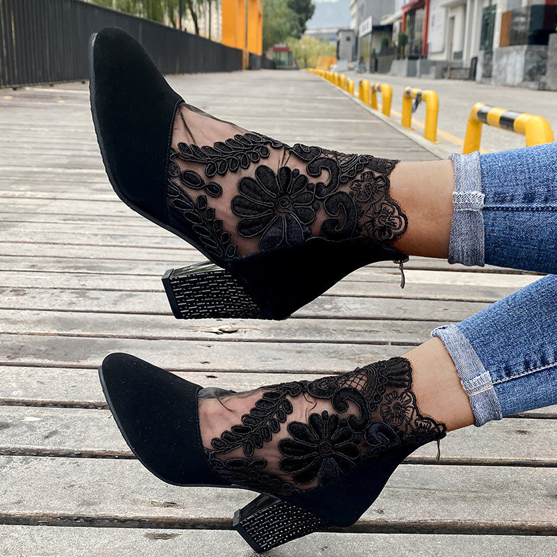 Julia | Botines elegantes de encaje con tacón